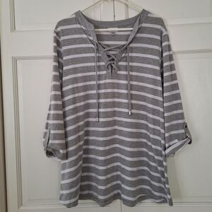 Avenue lace-up gray and white striped tunic
